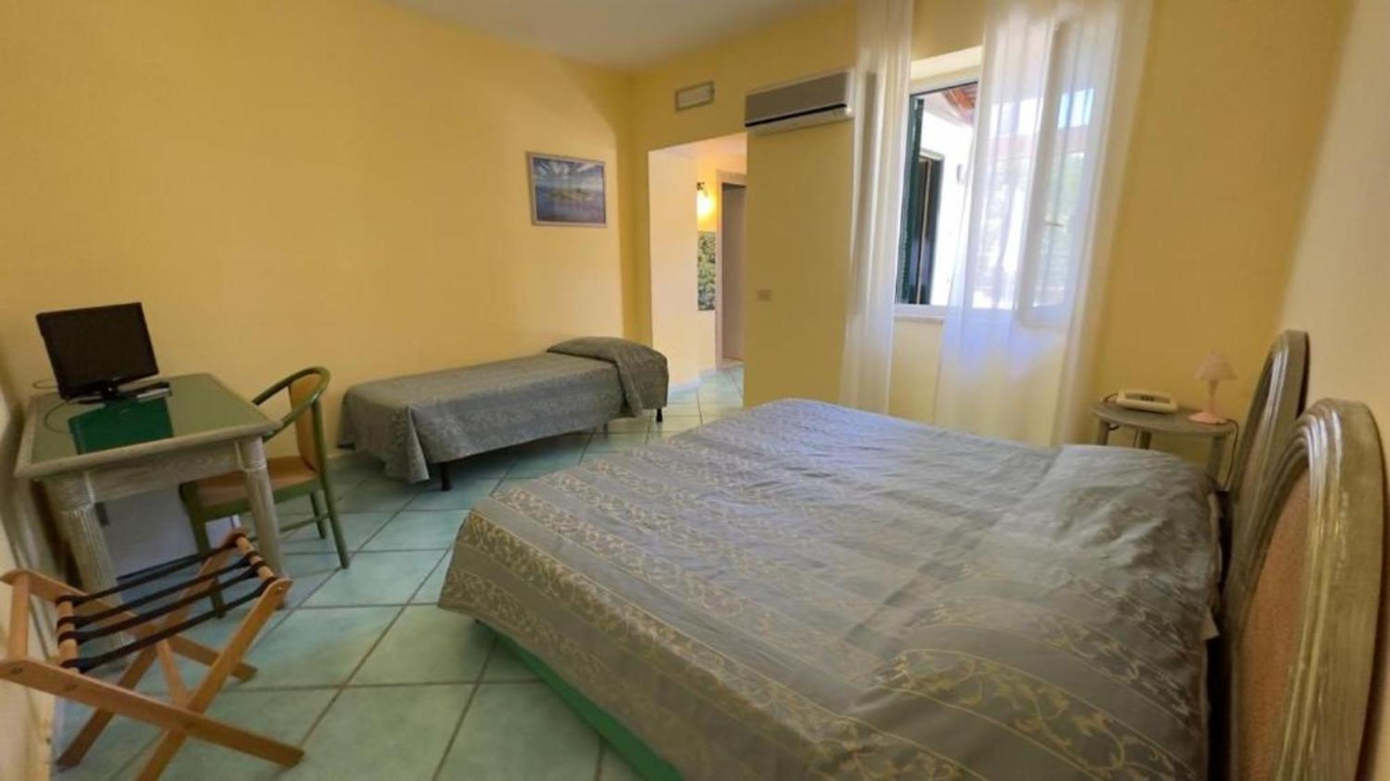 Hotel Oasi Castiglione Casamicciola Terme Cameră foto
